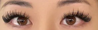 Wispy and textured lash style